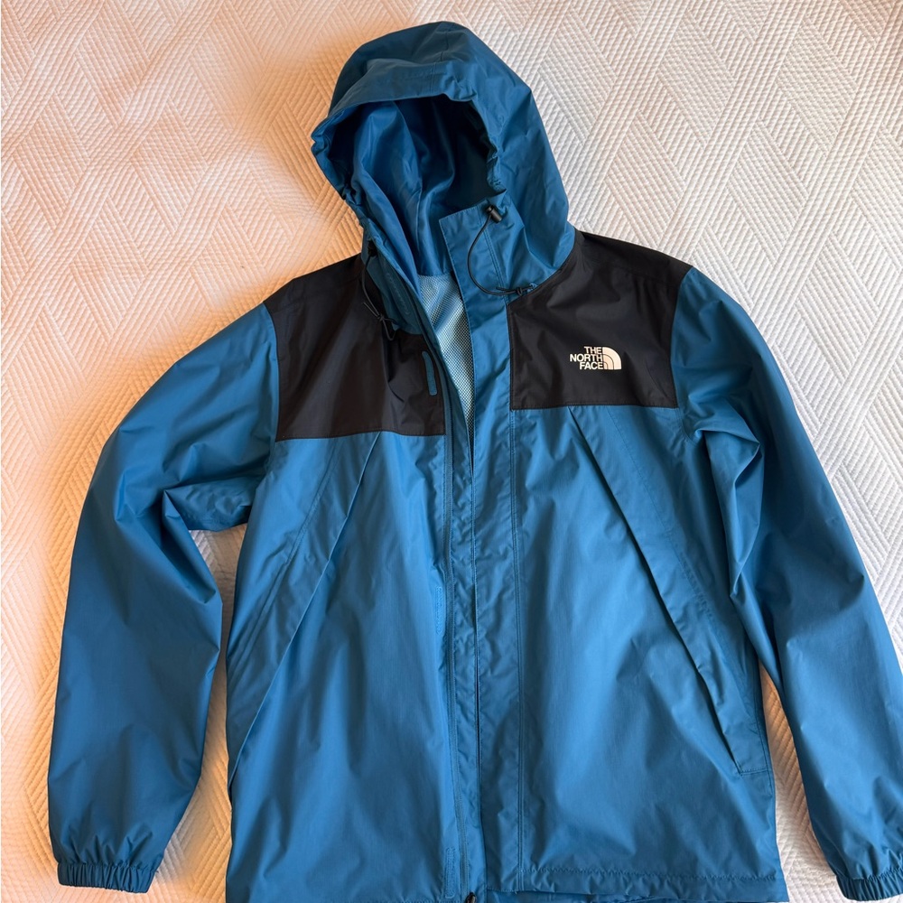 The North Face Men's Blue and Black Venture 2 Rain Jacket